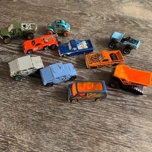 Hot Wheels Matchbox Vehicle‎ Lot 9 Trucks Vans SUV Tow Truck Diecast Cars